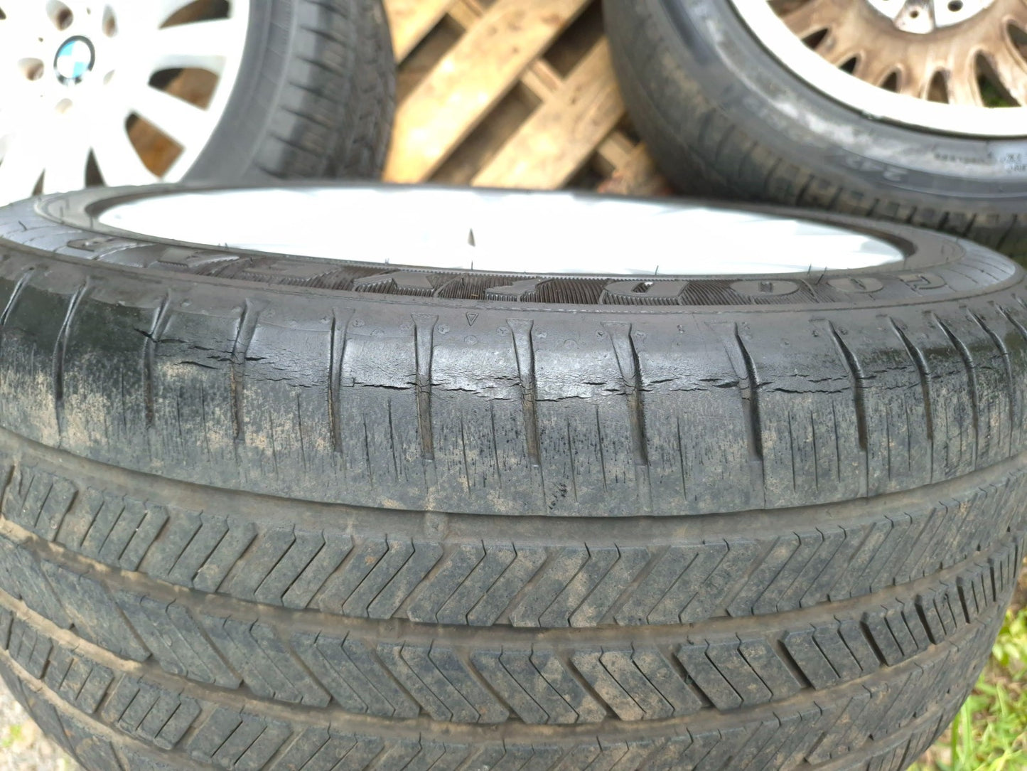 2011 BMW 750li Wheel Rim W/ Tire 245/45/r19 19x8.5j 4.8/32 Et 25 4 Pcs OEM