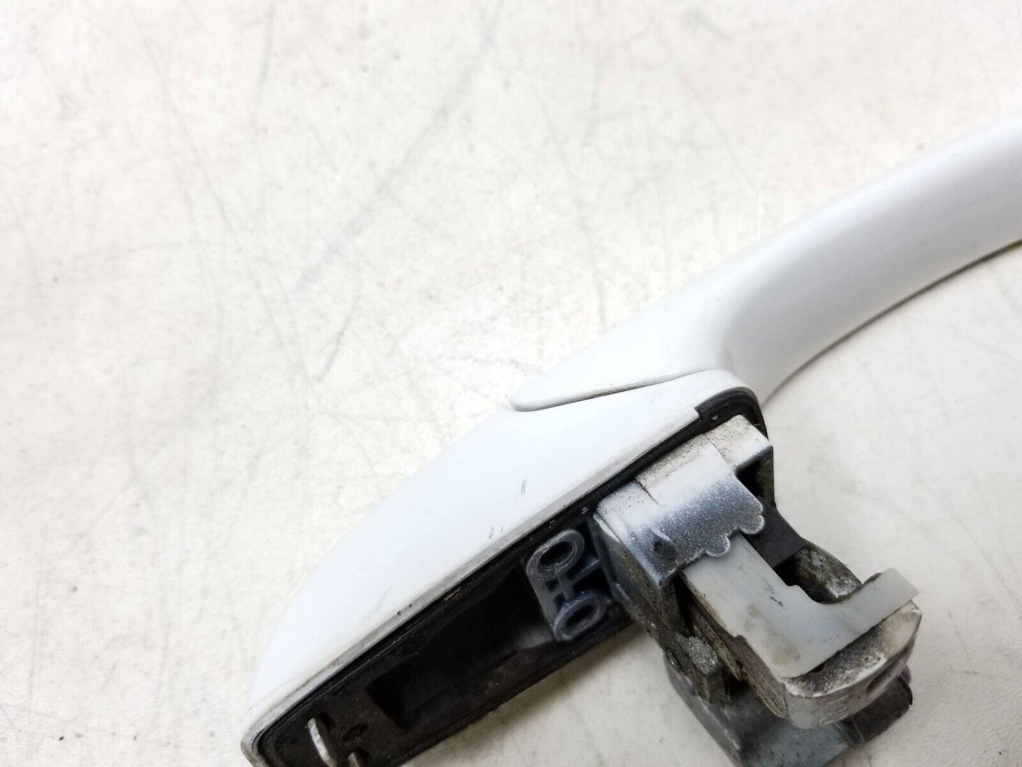 2011-2014 Chrysler 200 Sedan Exterior Door Handle Front Passenger Side Right OEM