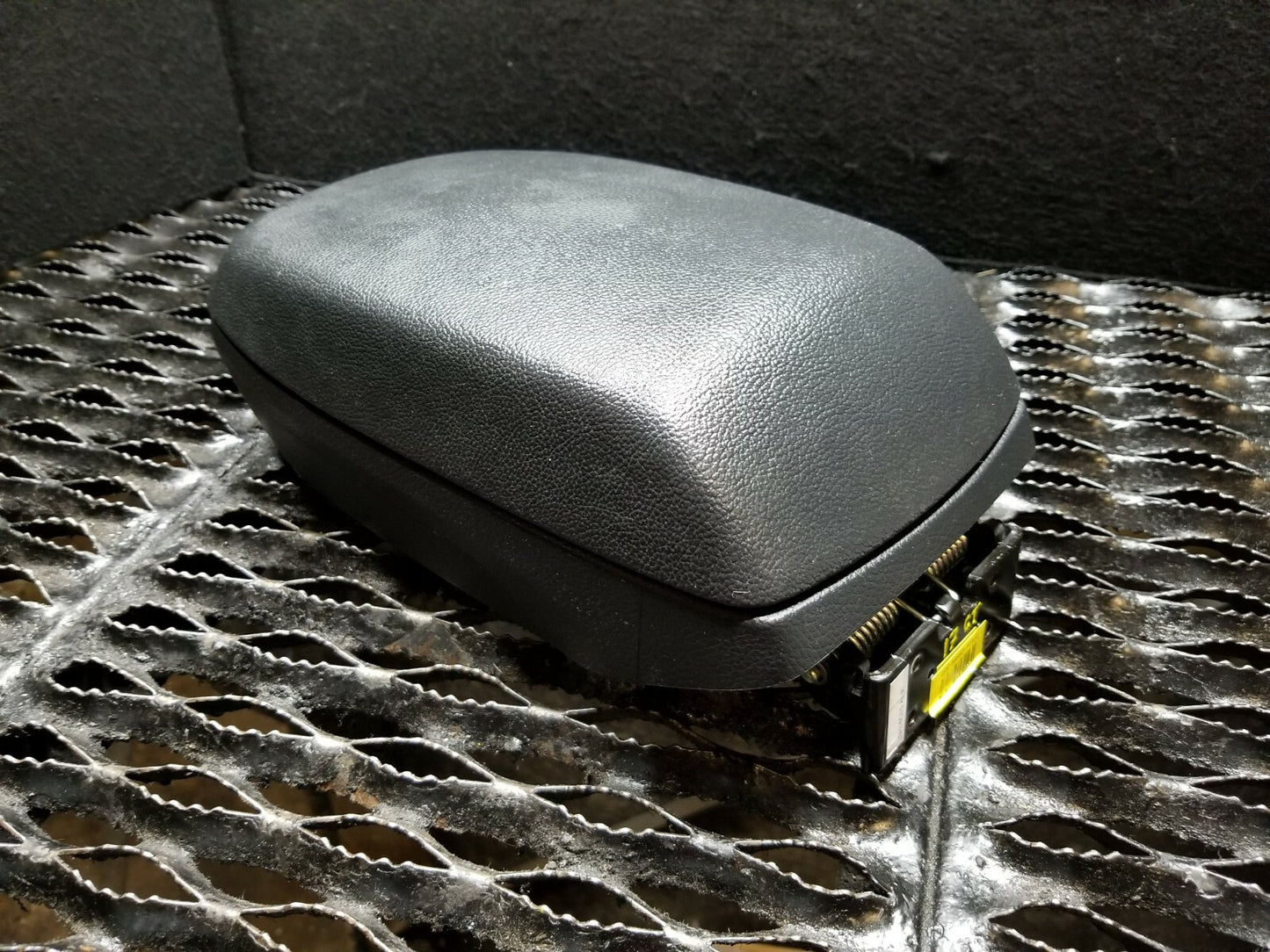 2017 Hyundai Elantra Gt Center Console Armrest OEM