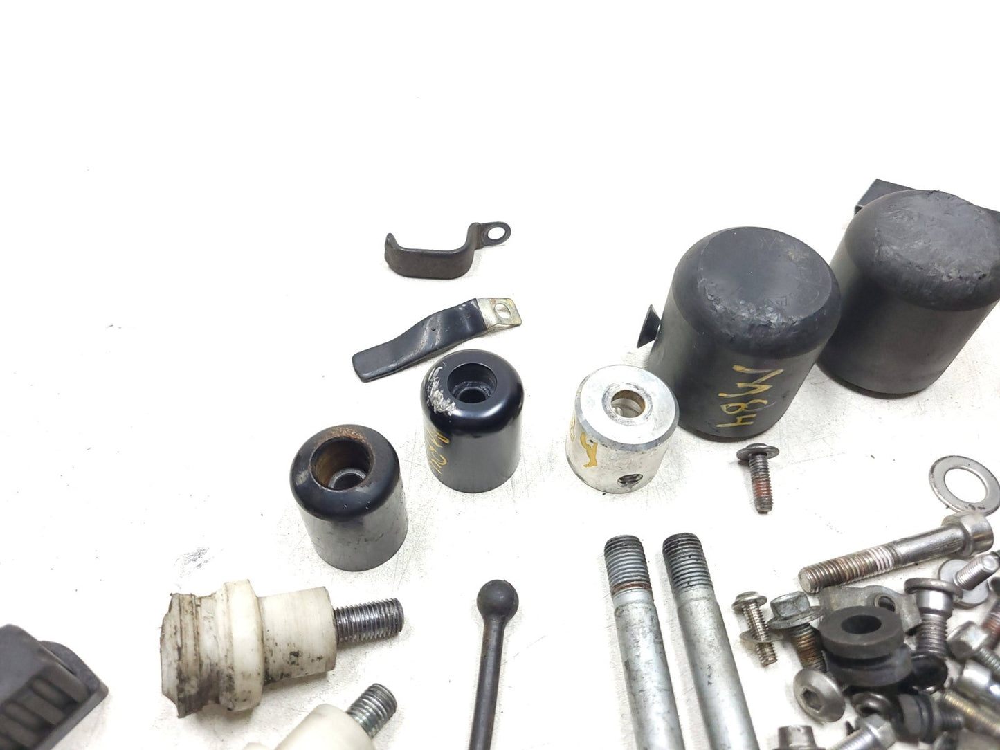 2007 Kawasaki Ninja Zx-6r Zx600  Misc Chassis Bolts And Hardware OEM