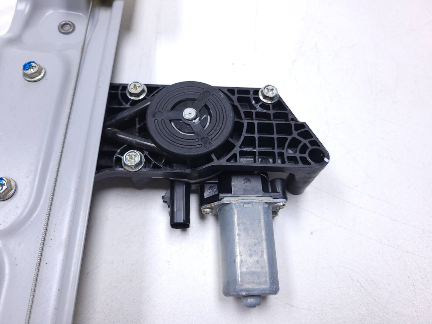 18 19 20 21 Chevrolet Equinox Window Regulator Motor Front Right Pass Side OEM