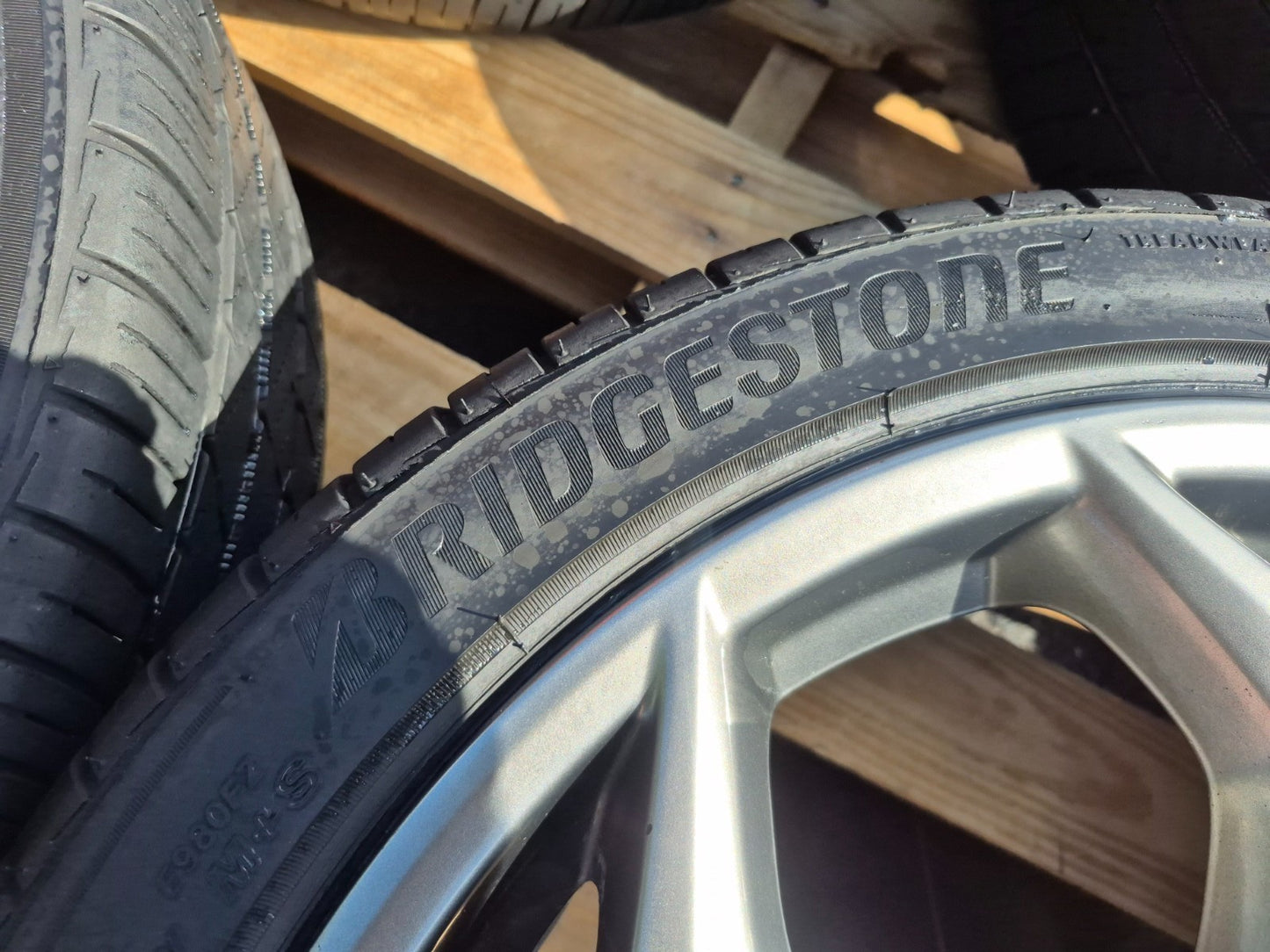 2014-2018 Ford Focus St Wheel Rim W/tire 18jx18 235/40/r18 Bridgestone 4 Pcs OEM