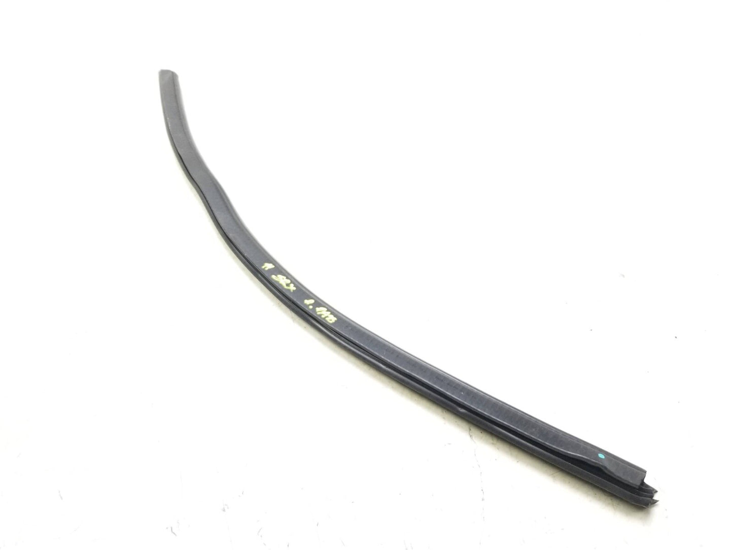 2010 - 2016 Cadillac SRX Door Glass Belt Seal Molding 3 Pcs OEM