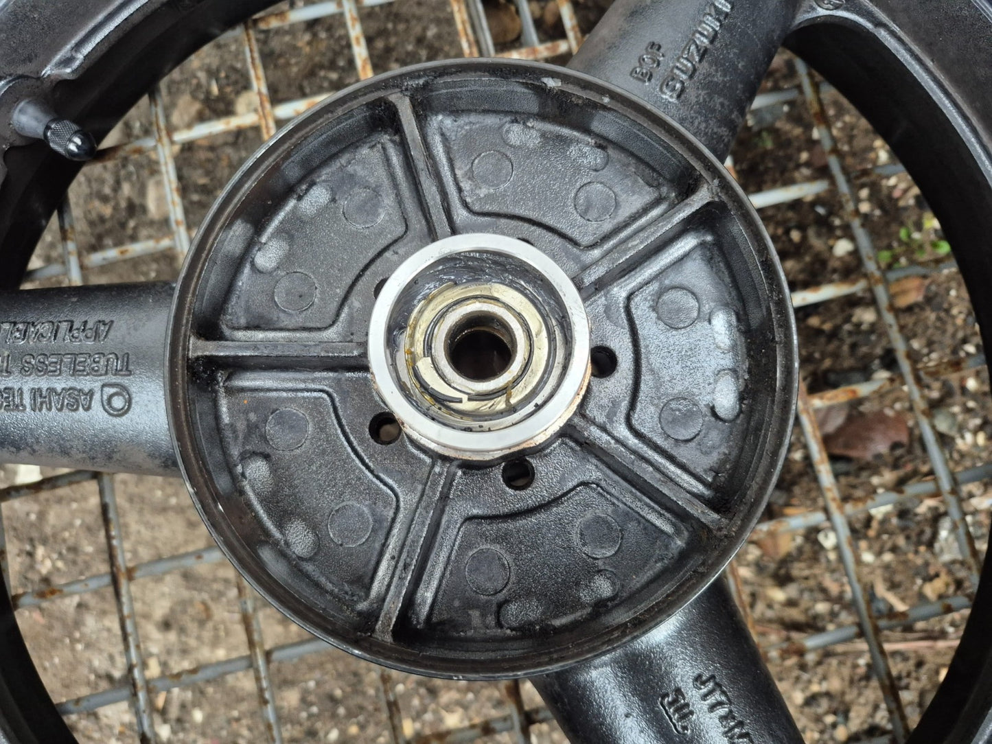 2001 Suzuki Gsx 750f Katana  Rear & Front Wheel W/ Tire Pair R 17 OEM