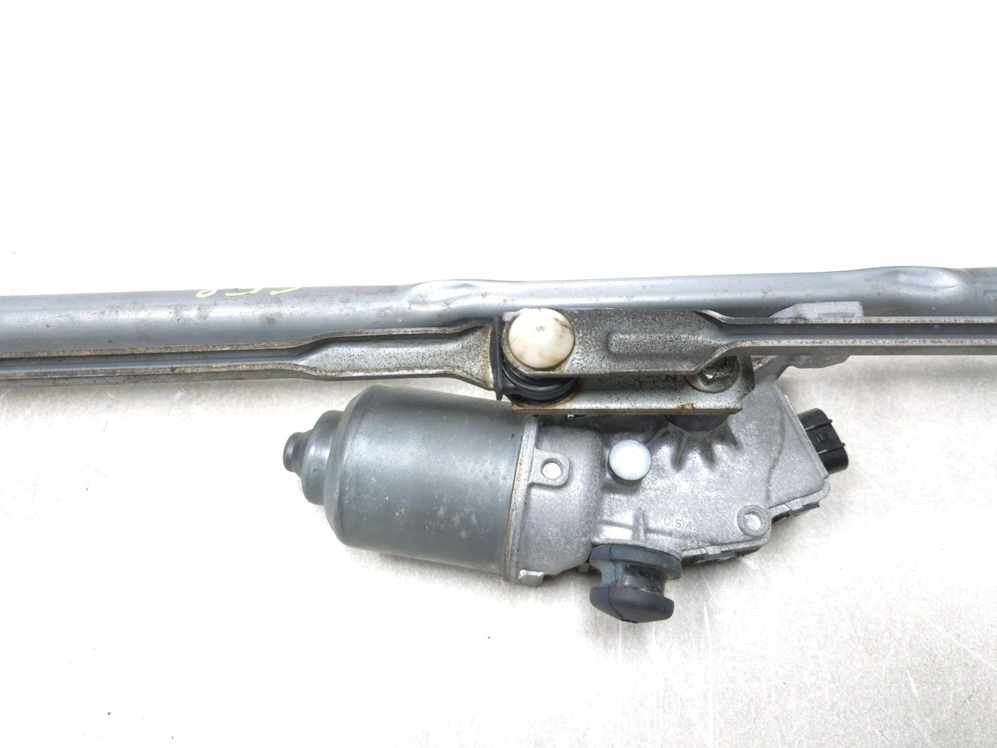 2018 Chrysler 300 Windshield Wiper Motor & Linkage Transmission OEM