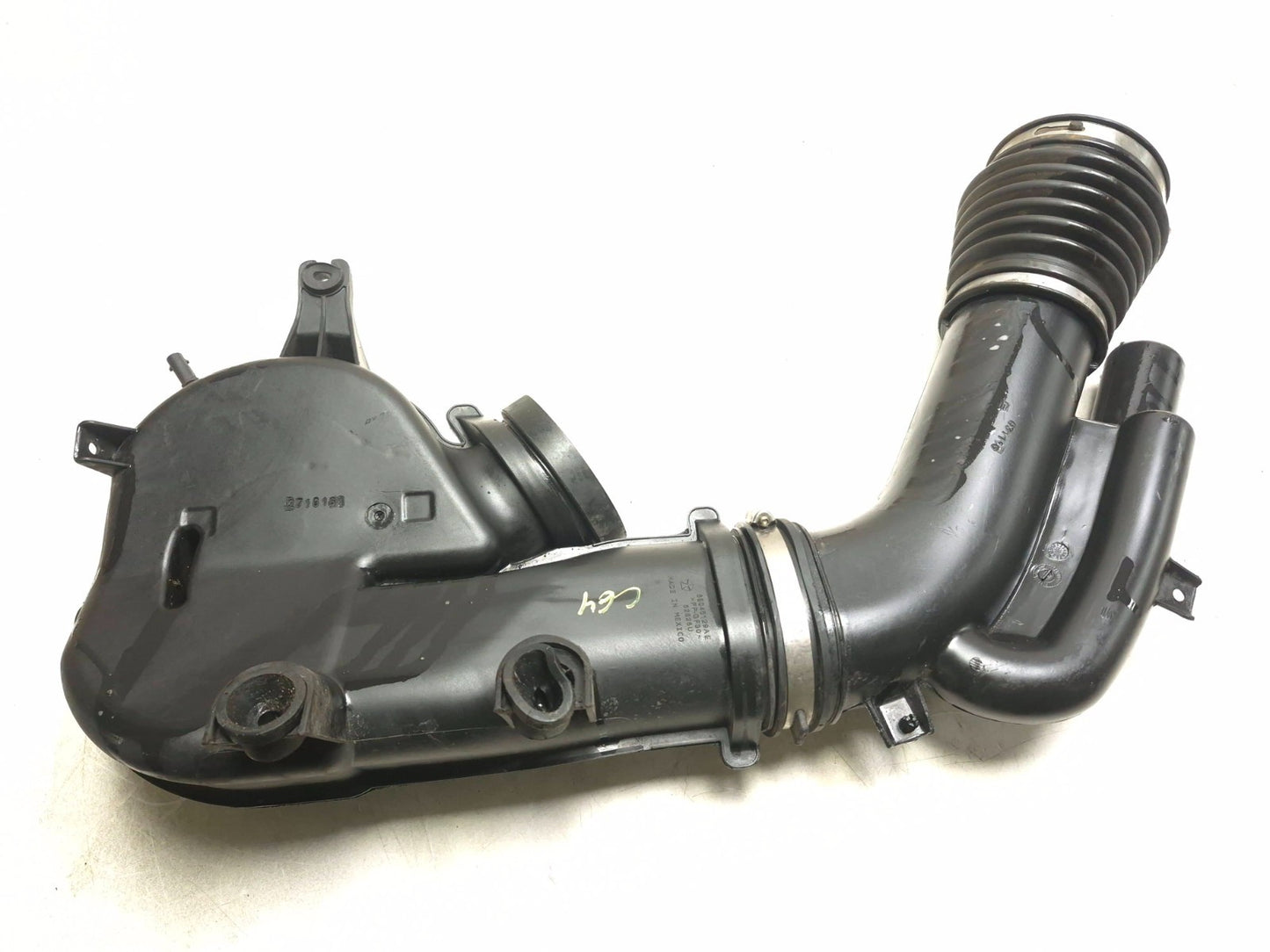 2017 Dodge Journey Air Intake Tube Resonator 3.6l OEM