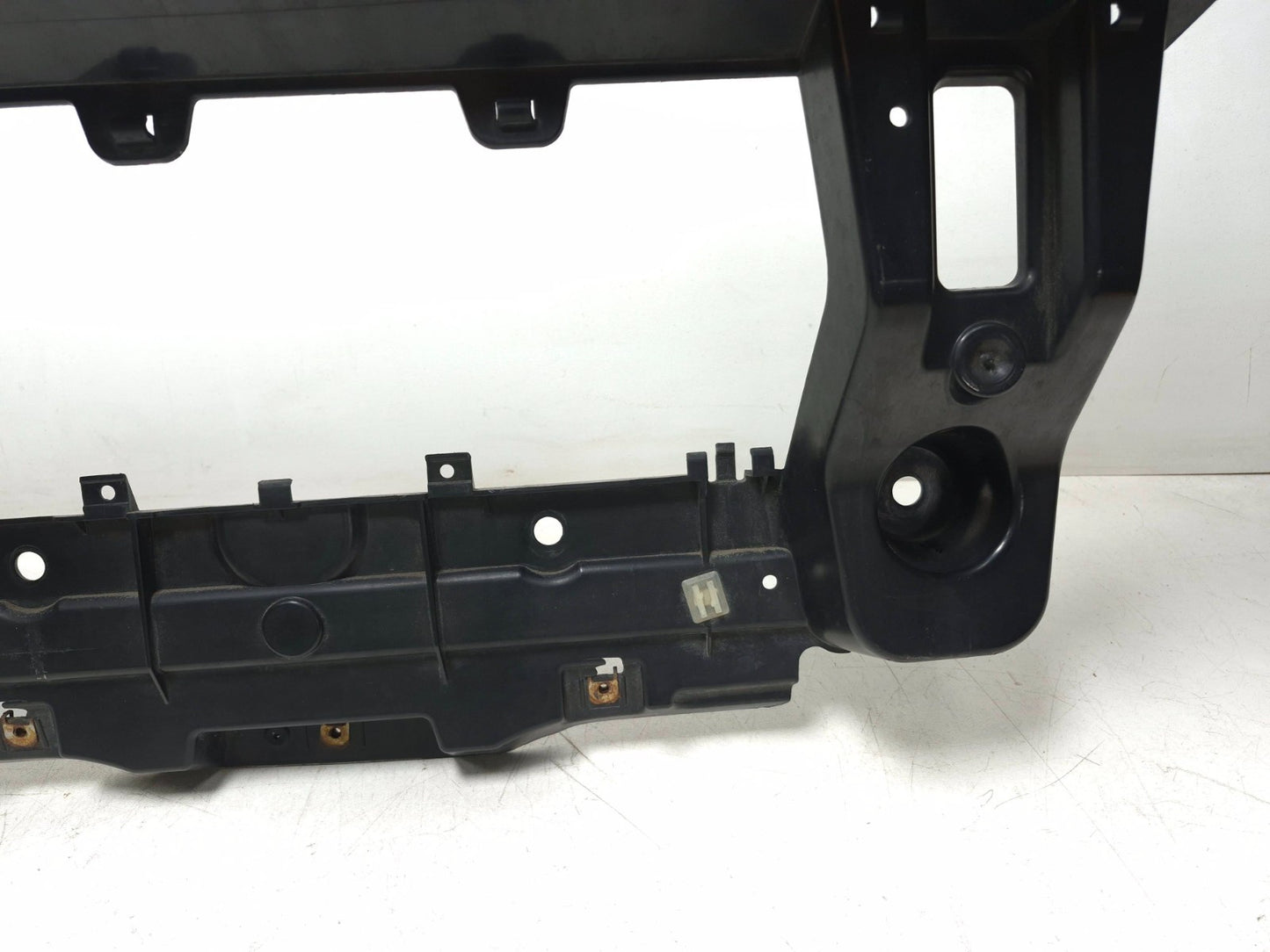 2008 BMW X6 E71 Rear Bumper Center Guide Bracket Support OEM