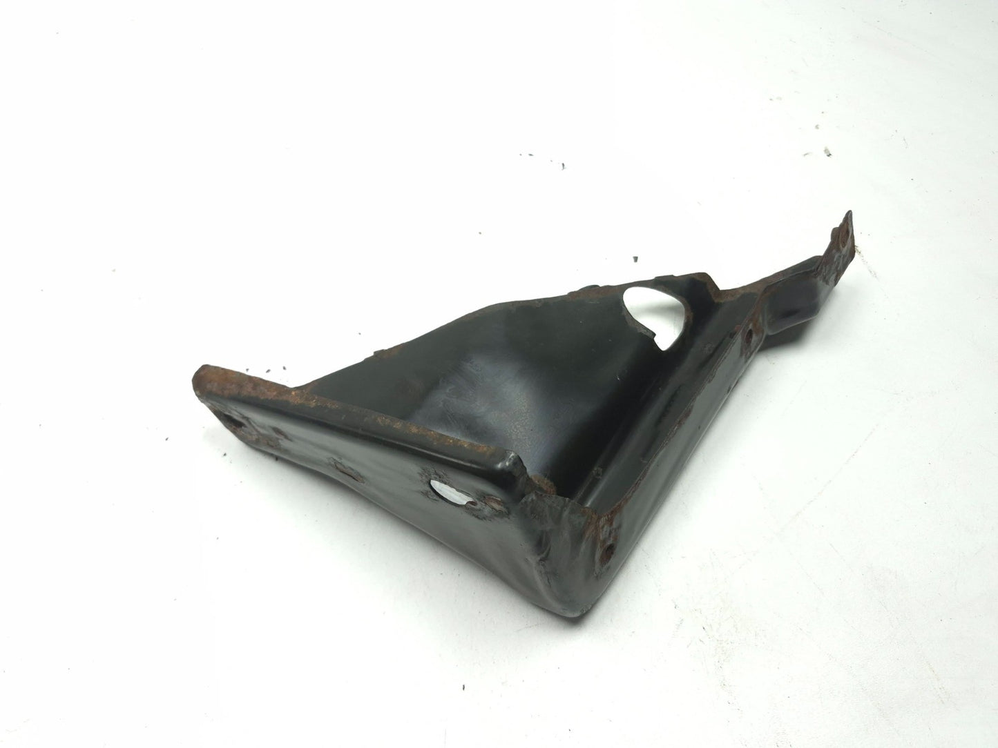 2013 Cadillac Escalade Esv Air Cleaner Support Bracket OEM