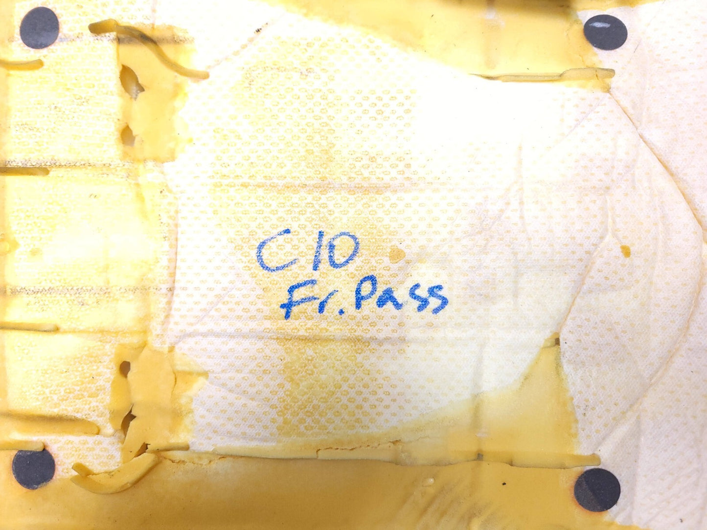 2010 - 2014 Chevrolet Suburban Front Upper Seat Cushion Passenger Side Right OEM