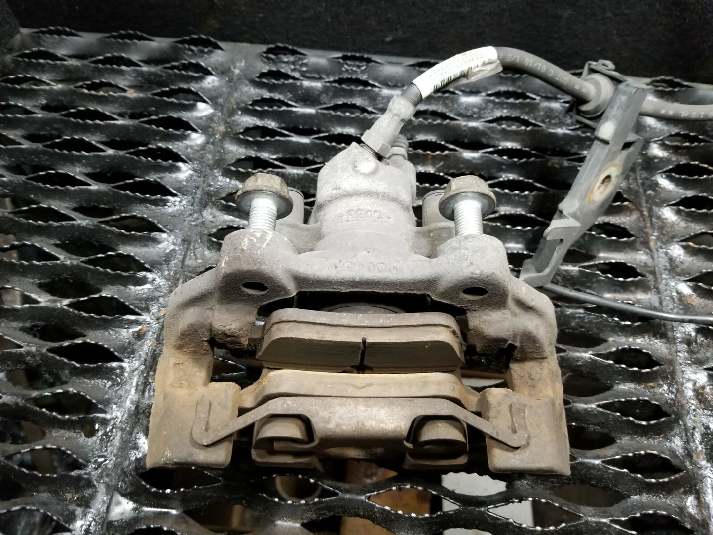 2010 Mercedes-benz R350 Brake Caliper Rear Passenger Side Right OEM