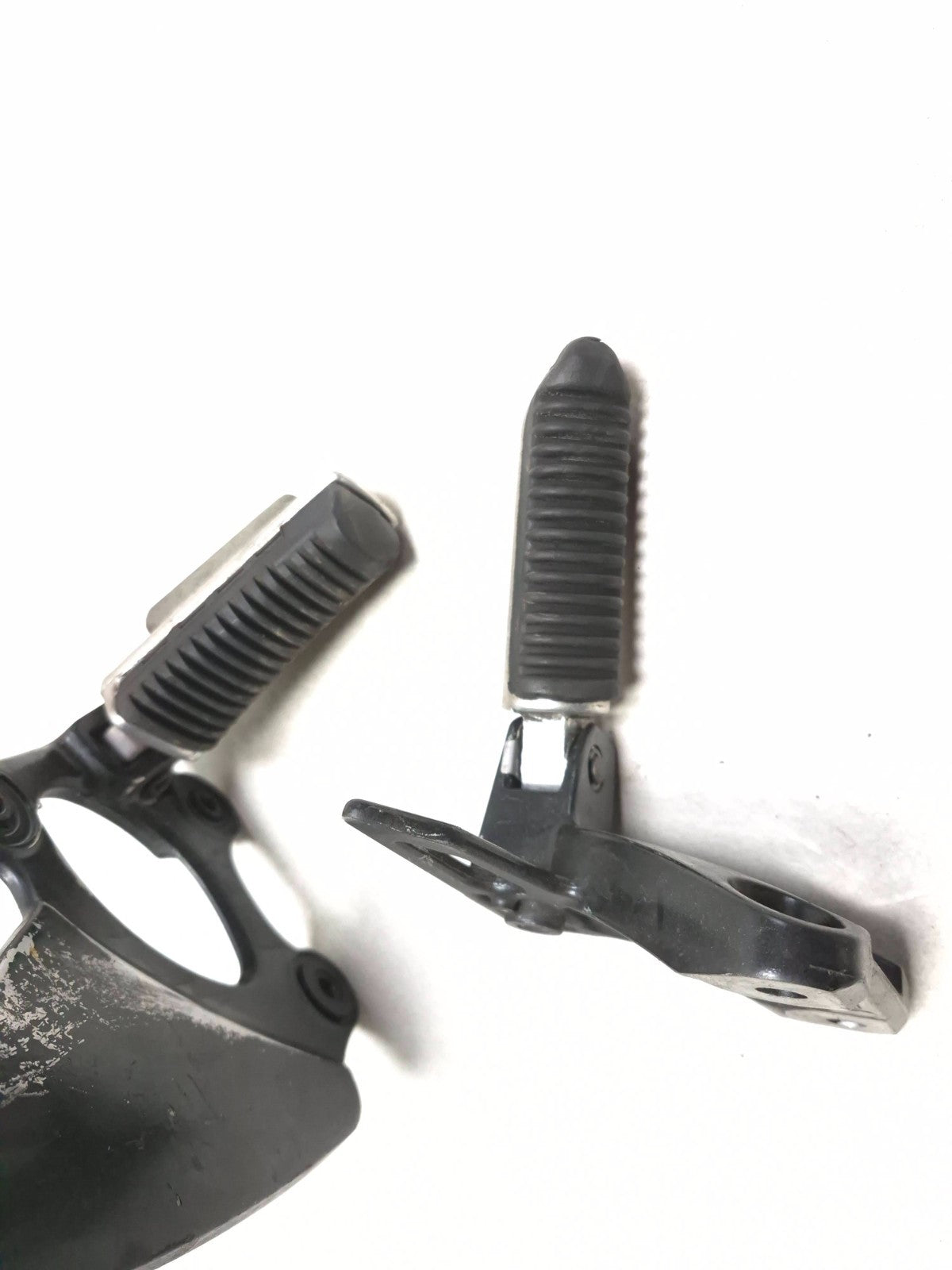 2001 Suzuki Gsx 750f Katana Rear & Front Right Footrest Peg Pair OEM