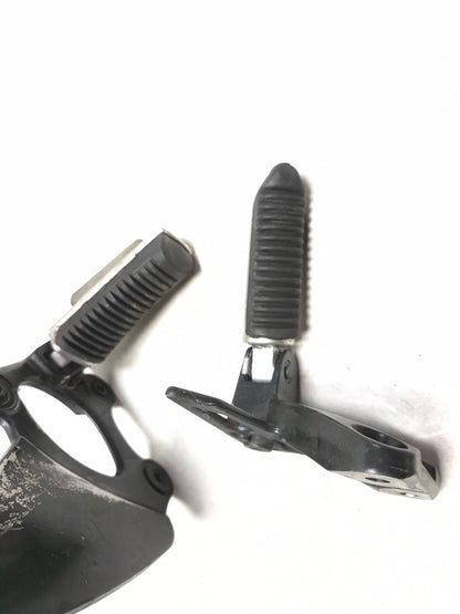 2001 Suzuki Gsx 750f Katana Rear & Front Right Footrest Peg Pair OEM