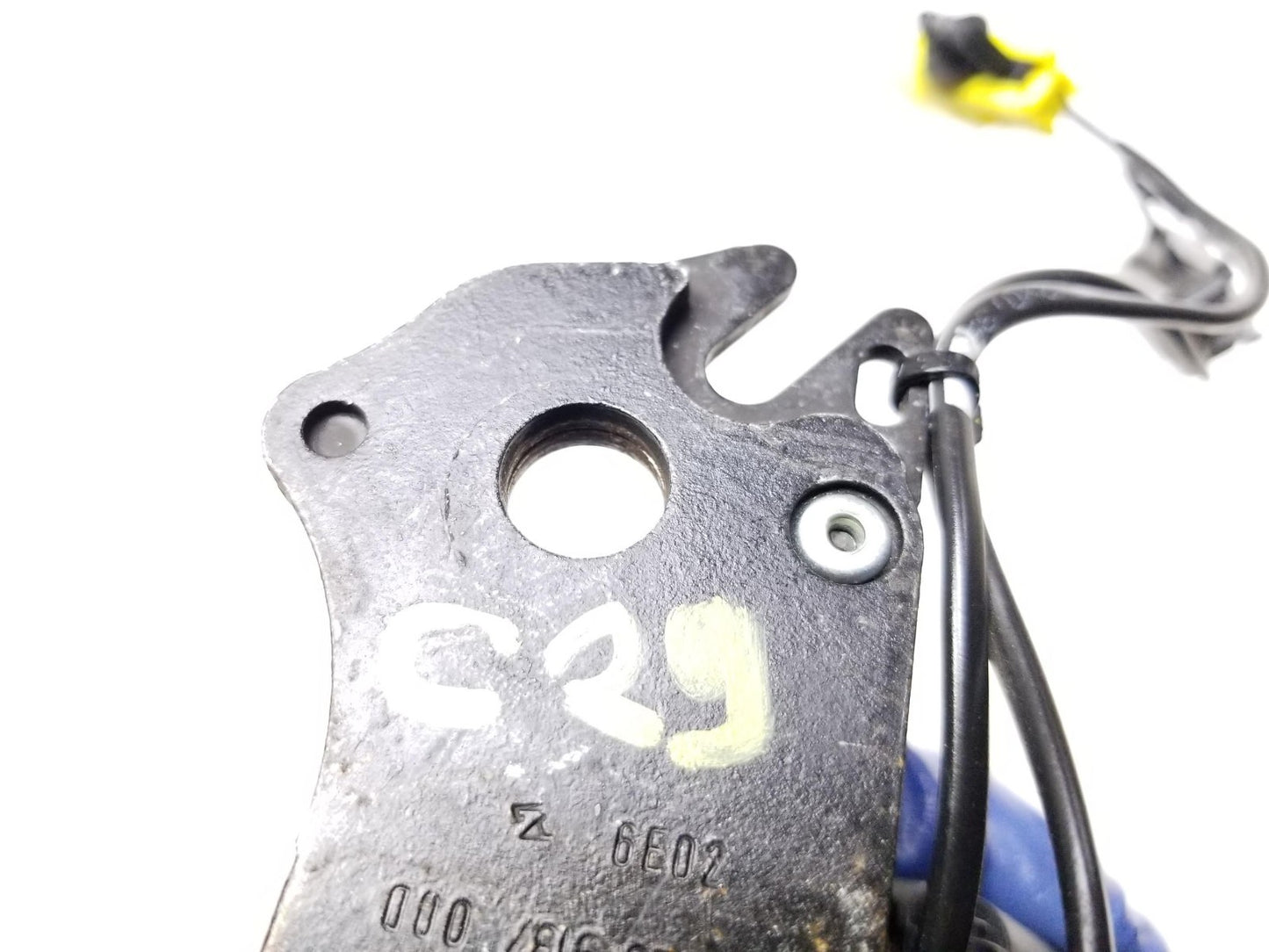 2017 Jaguar Xe Seatbelt Buckle W/ Harness Rear Passenger Side Right OEM