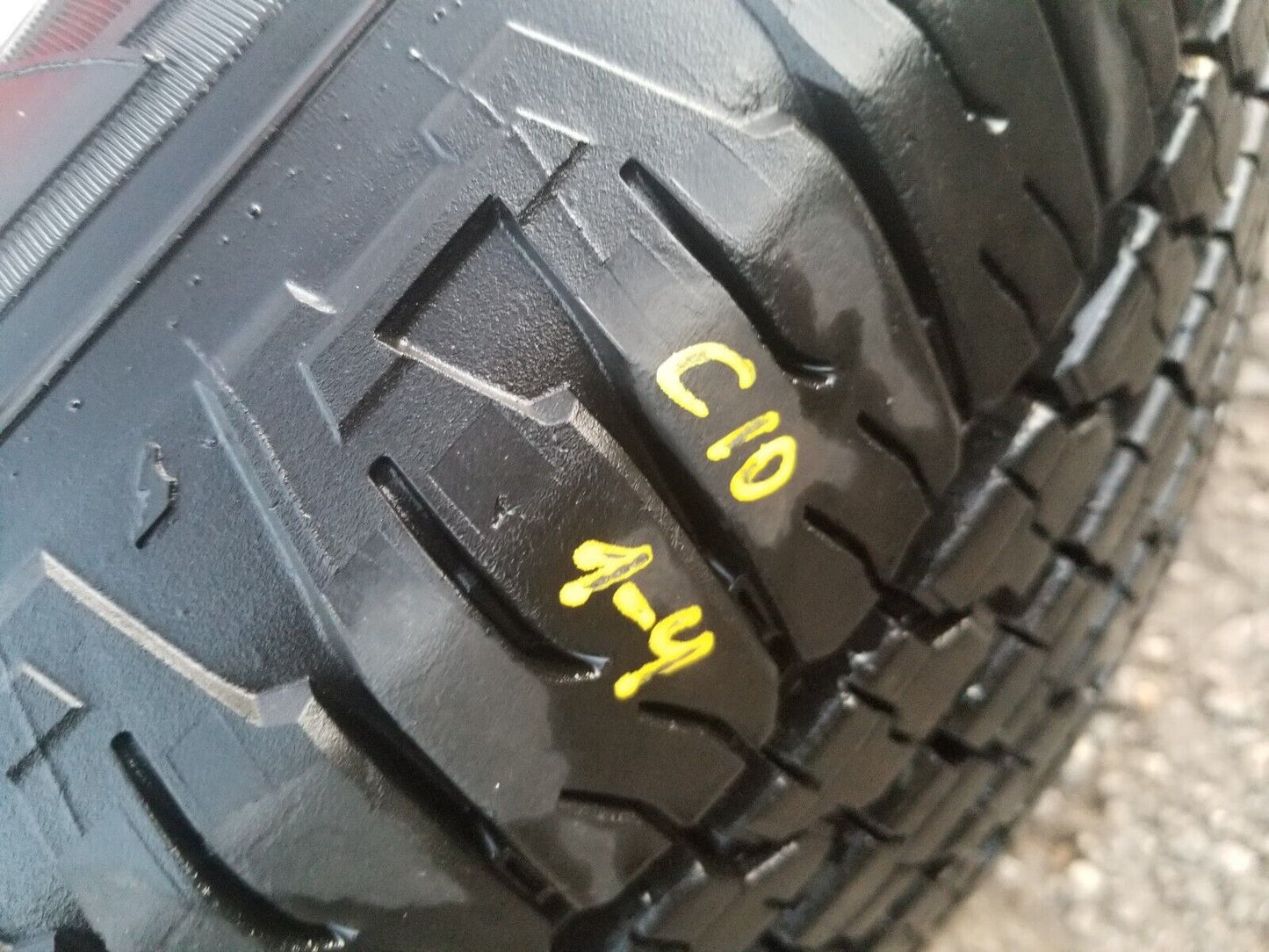 10-14 Chevrolet Suburban Wheel Goodyear Wrangler 265/70r17 11.5/32" 4pcs OEM