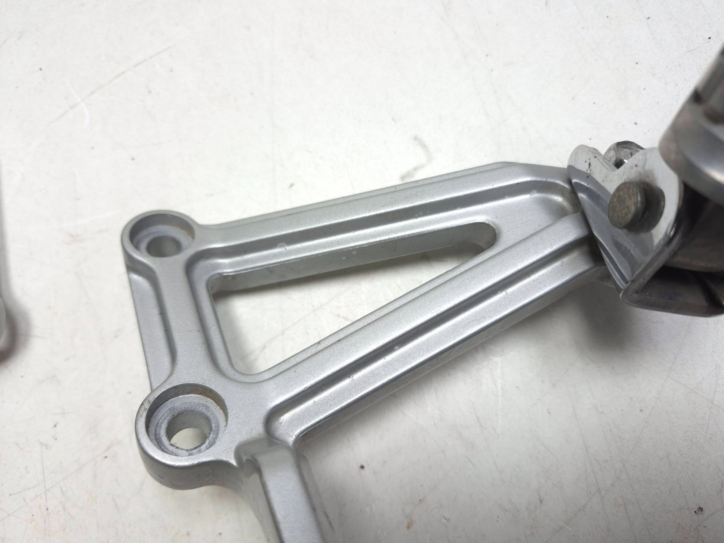 2006 Kawasaki Ninja 250 Ex250 Rear Foot Peg & Mount Bracket Left & Right OEM