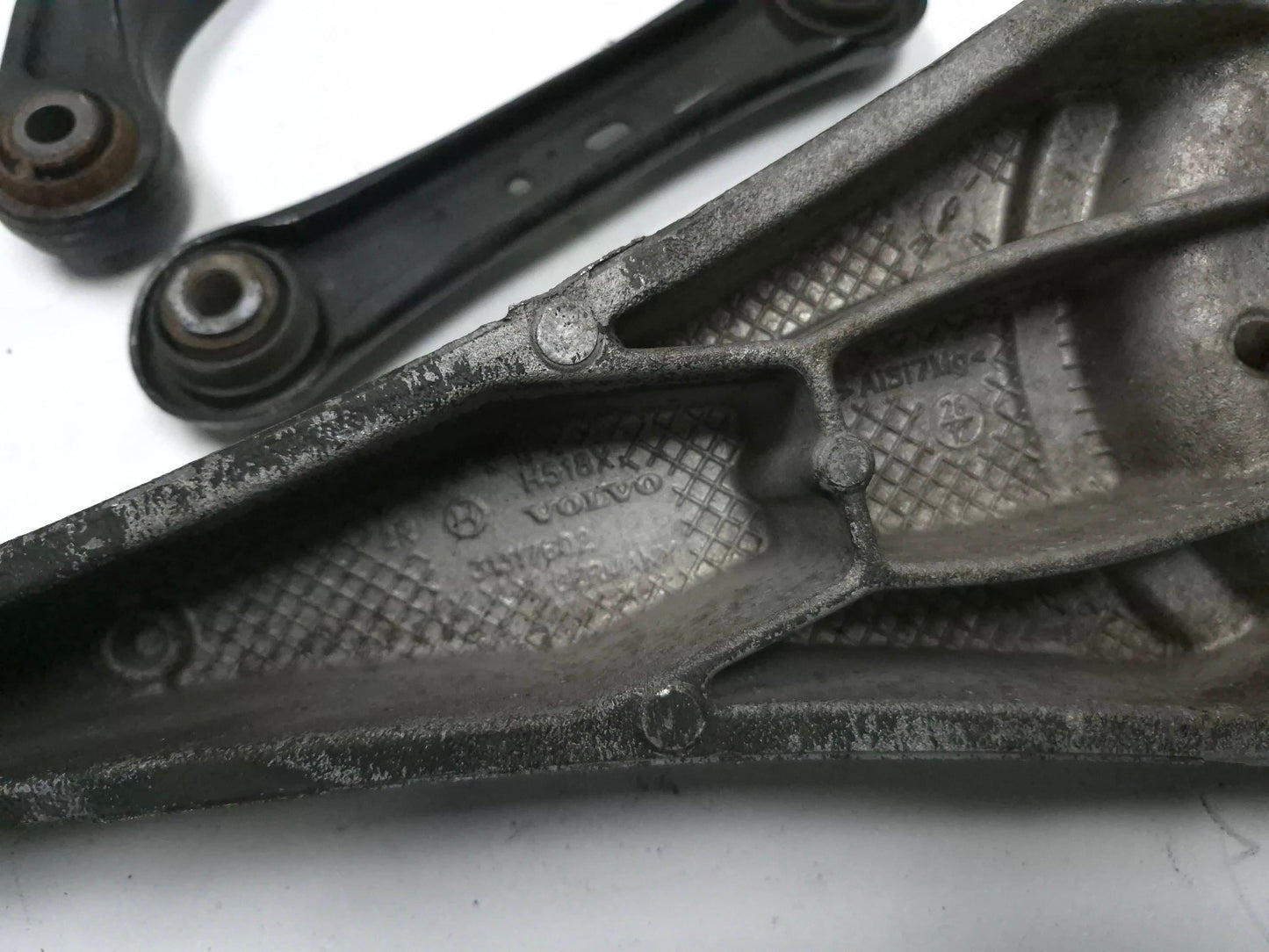 2013 Volvo S60 T5 AWD Rear Left Side Lower & Upper Control Arm OEM