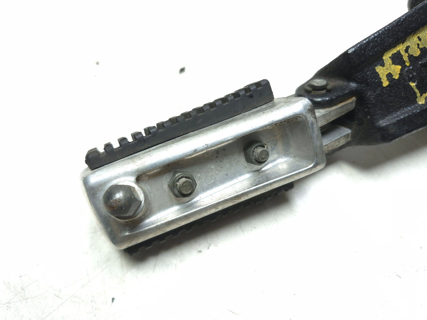 2004 Suzuki Intruder Volusia Vl800 Left Footrest W/ Gear Sift Lever OEM