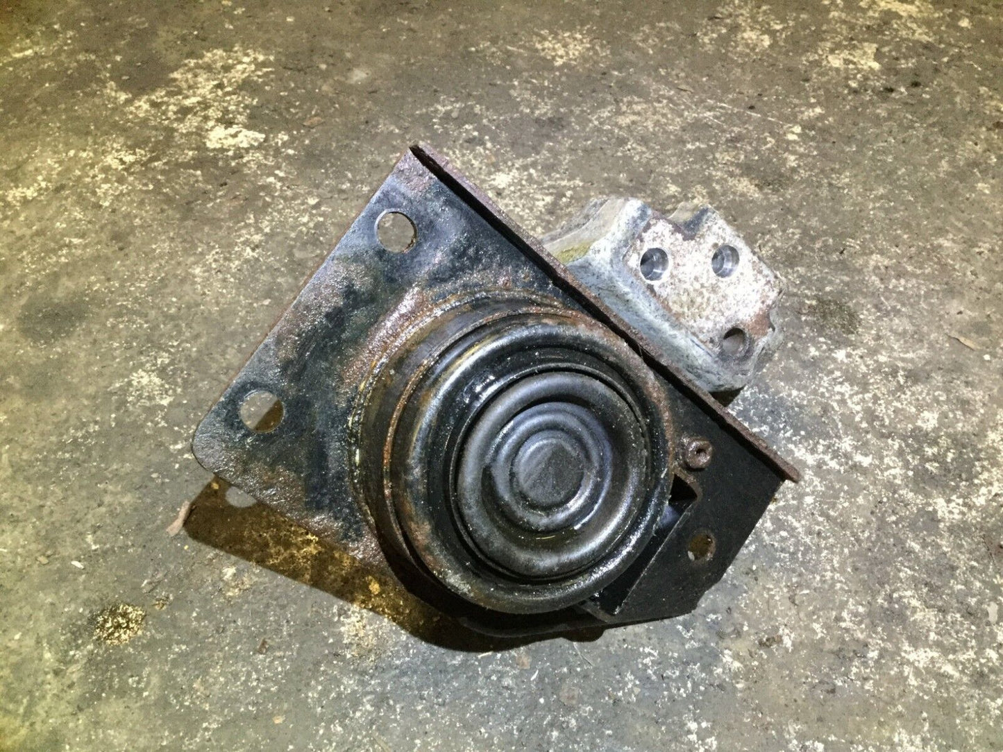 06 07 08 09 10 11 Kia Rio 1.6l Front Upper Engine Motor Mount OEM