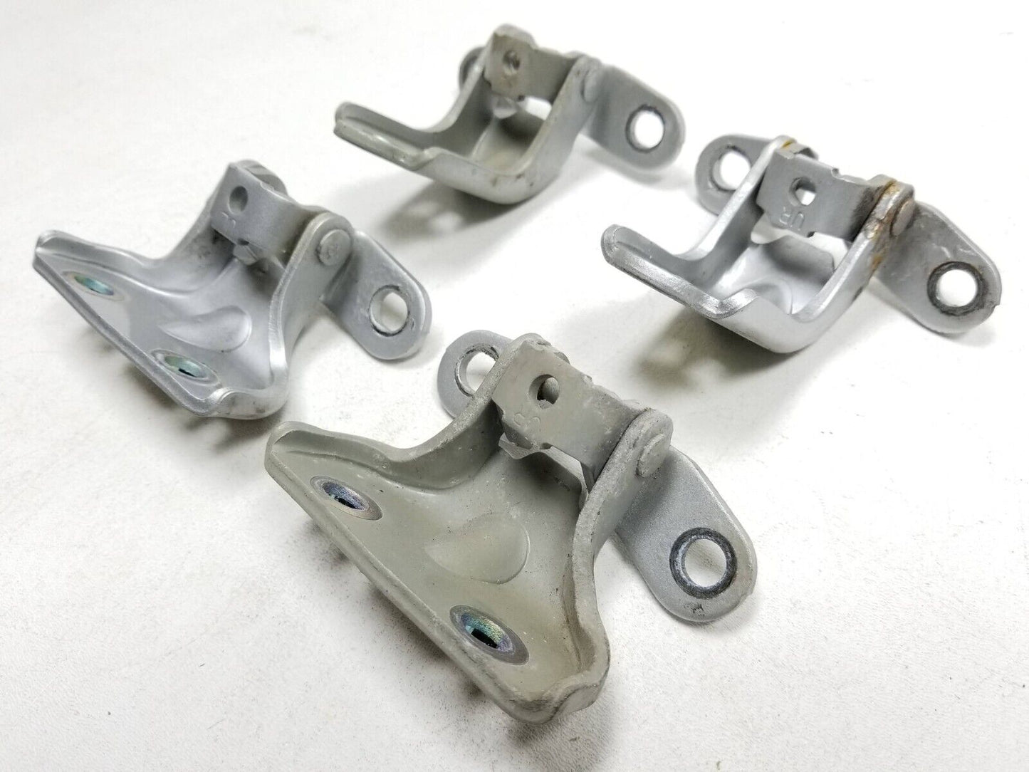 14 15 16 17 18 Kia Forte Door Hinge Driver Side Left OEM 49k Miles