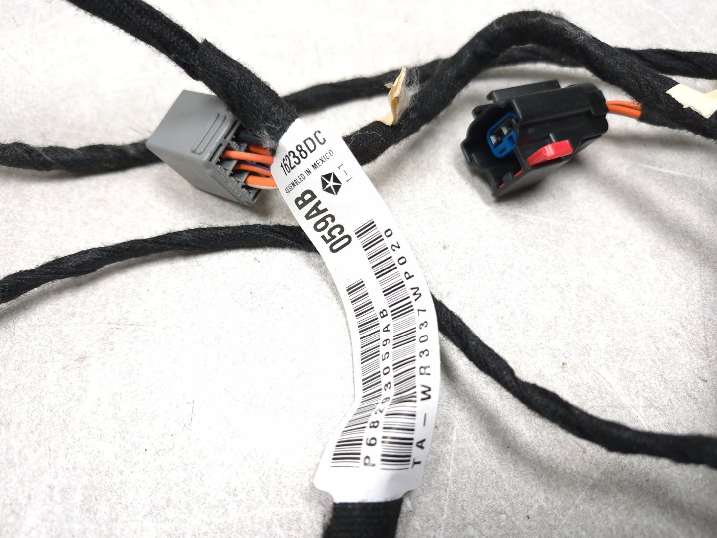 2018 Chrysler 300 Limited AWD Rear Passenger Side Door Wiring Harness OEM