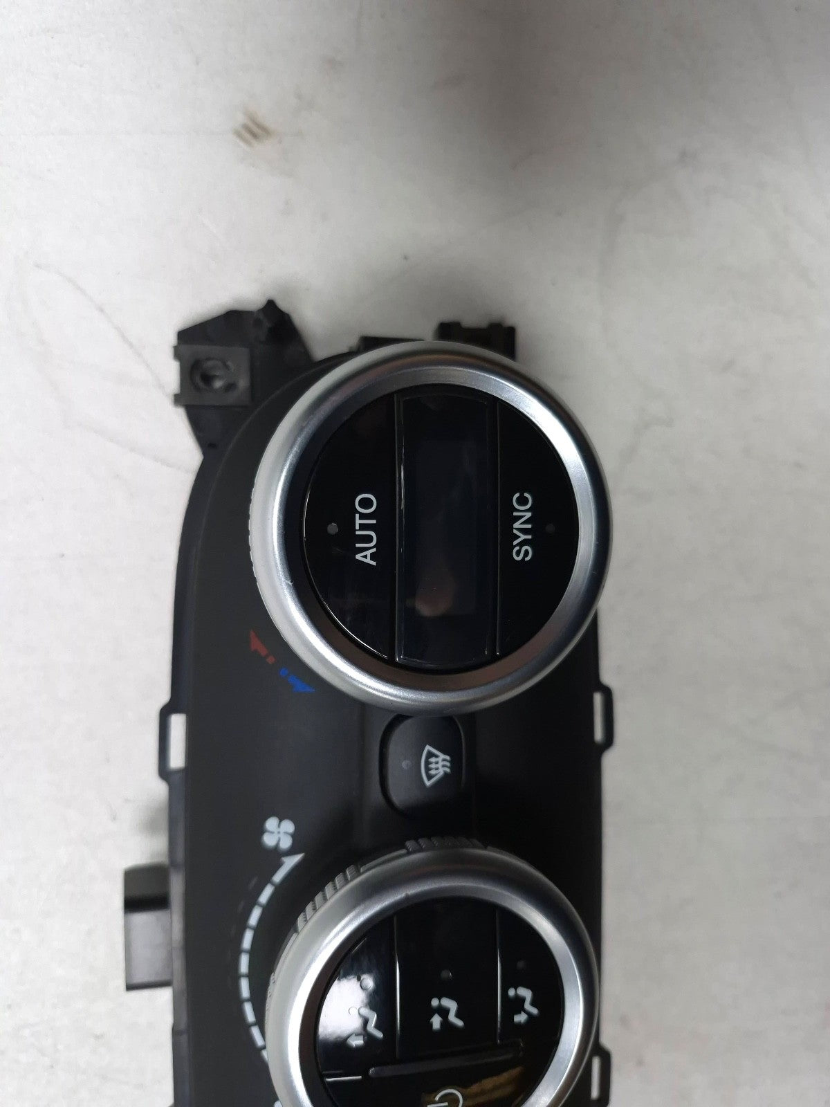2014 Fiat 500l AC Heater Control Panel OEM