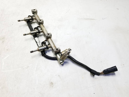 2013 - 2016 GMC Acadia Fuel Rail W/ Injector Set 3.6l OEM