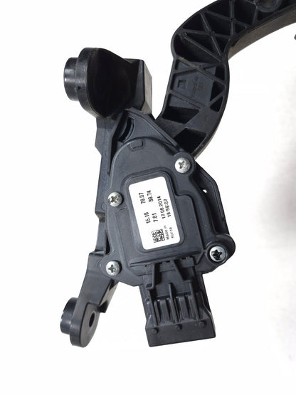 2014 Hyundai Accent Gas Pedal Accelerator Sensor OEM