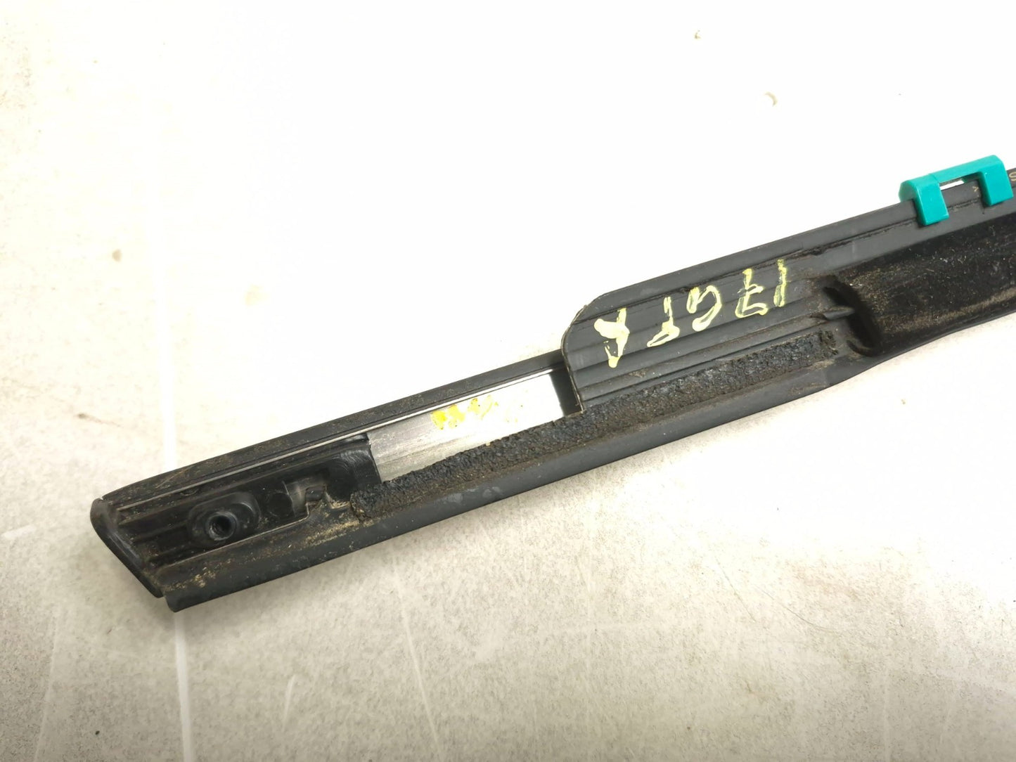 2014 Hyundai Elantra Gt Rear Door Belt Outside Weatherstrip Molding Pair OEM
