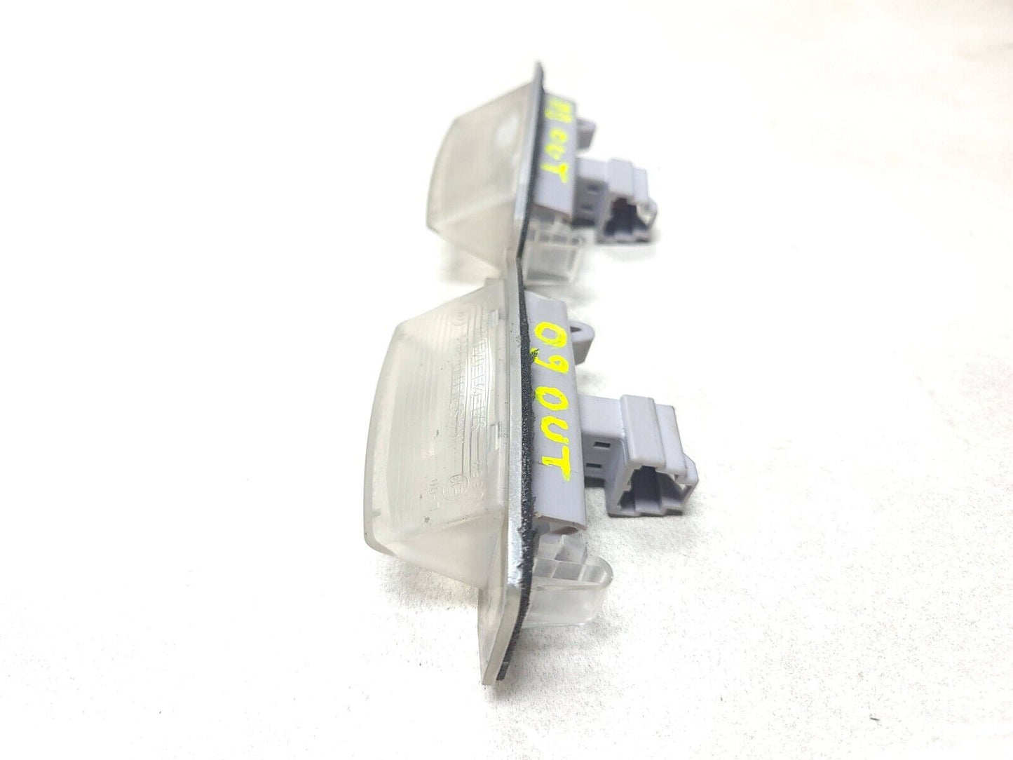 2007-2013 Mitsubishi Outlander Rear License Plate Light Lamp Pair OEM