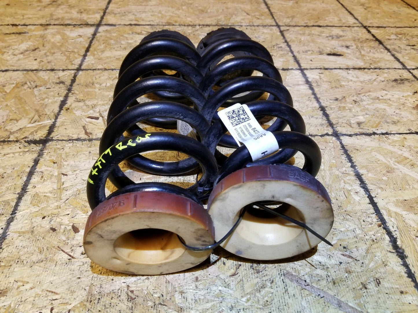 2017 Cadillac Xt5 Rear Coil Spring Pair OEM