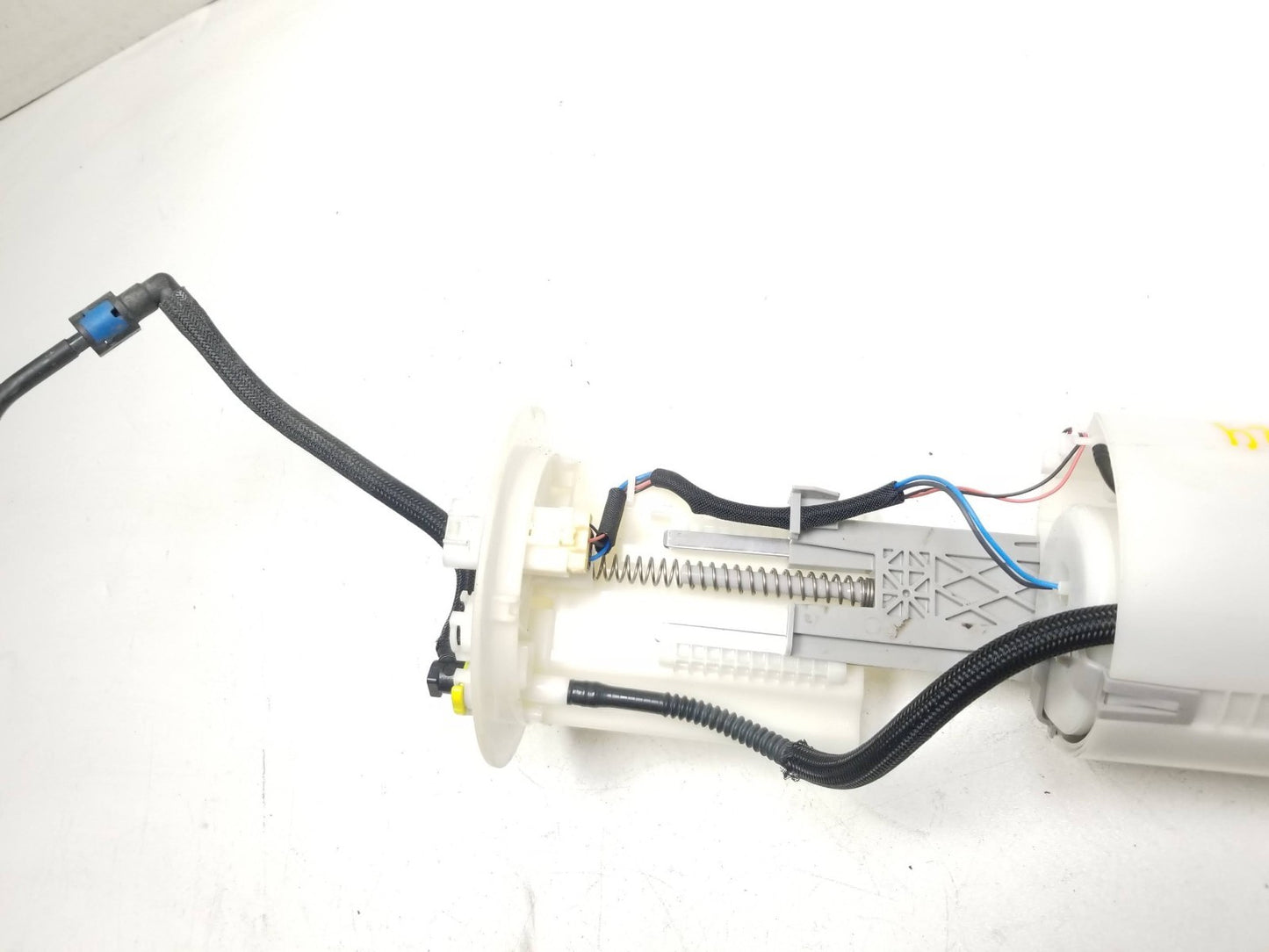 11-17 Lexus CT200h Fuel Pump 77020-76011 Oem✅