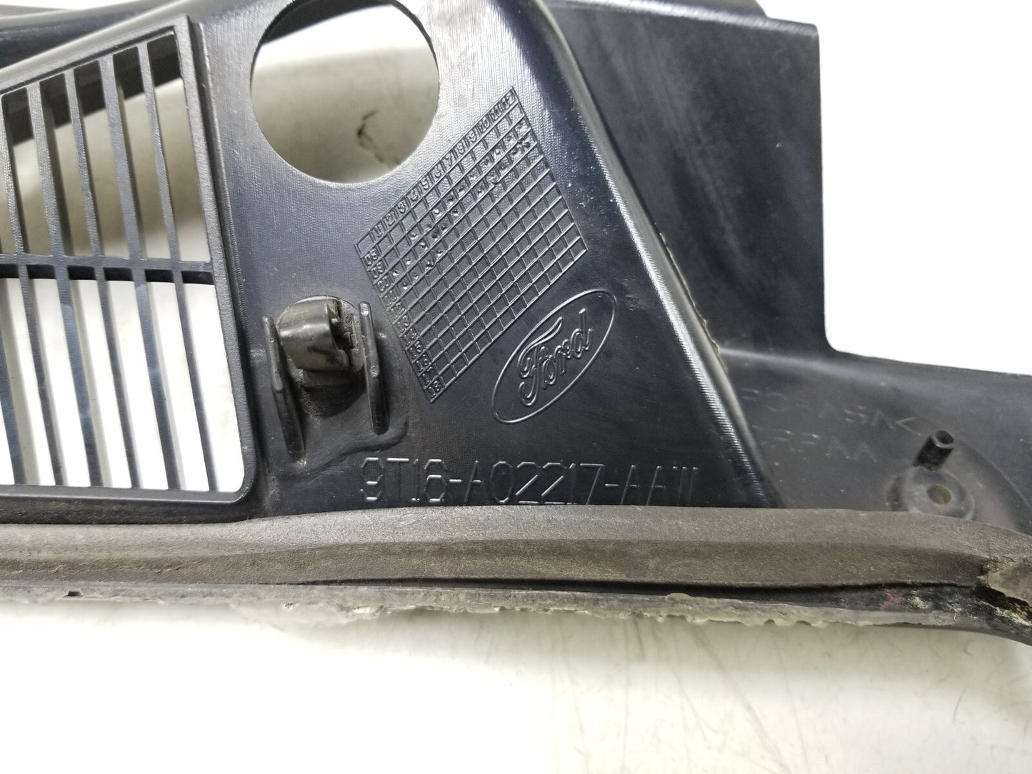 2012 Ford Transit Connect Windshield Cowl Grille Trim OEM