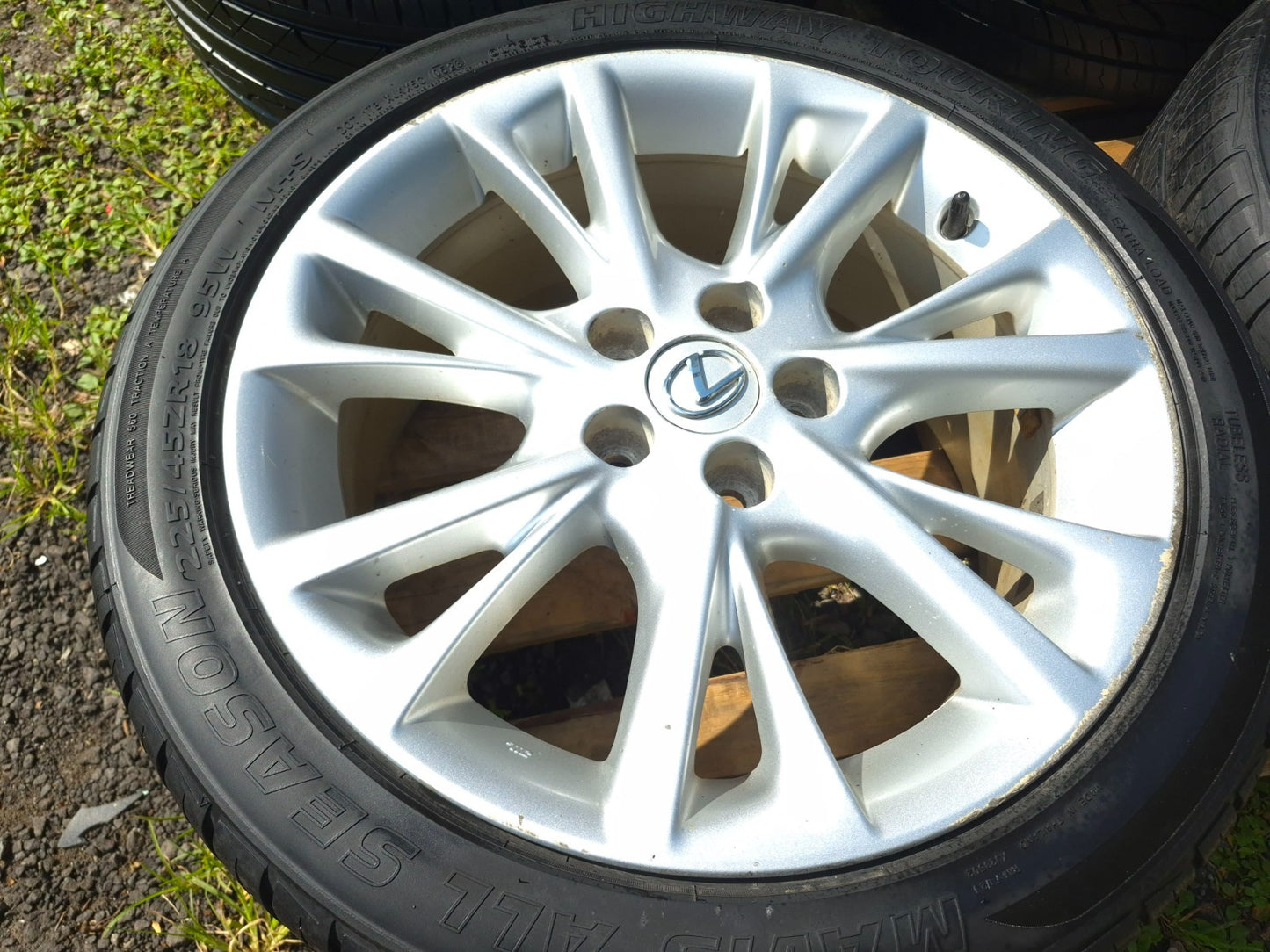 2010 Lexus Hs250h Wheel Rim W/ Tire 225/45/r18 18x7.5j Et39 7/32 4 Pcs OEM