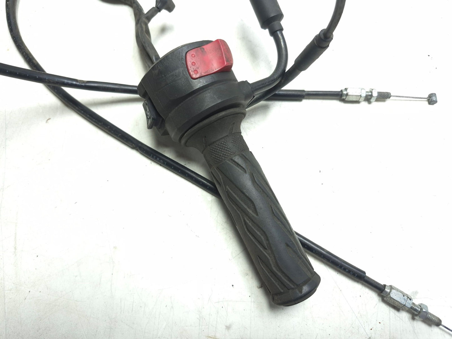 2015 Suzuki Gw250 Inazuma 250 Right Handlebar Switch W/ Throttle Cable Grip OEM