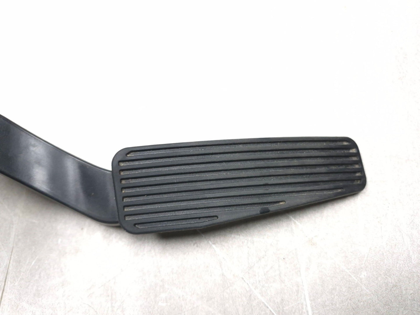 2018 Chrysler 300 Limited AWD Accelerator Throttle Gas Pedal OEM