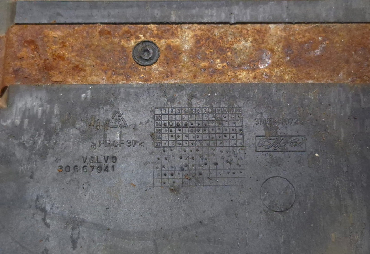 2012 Volvo C30 2.5l Battery Tray OEM