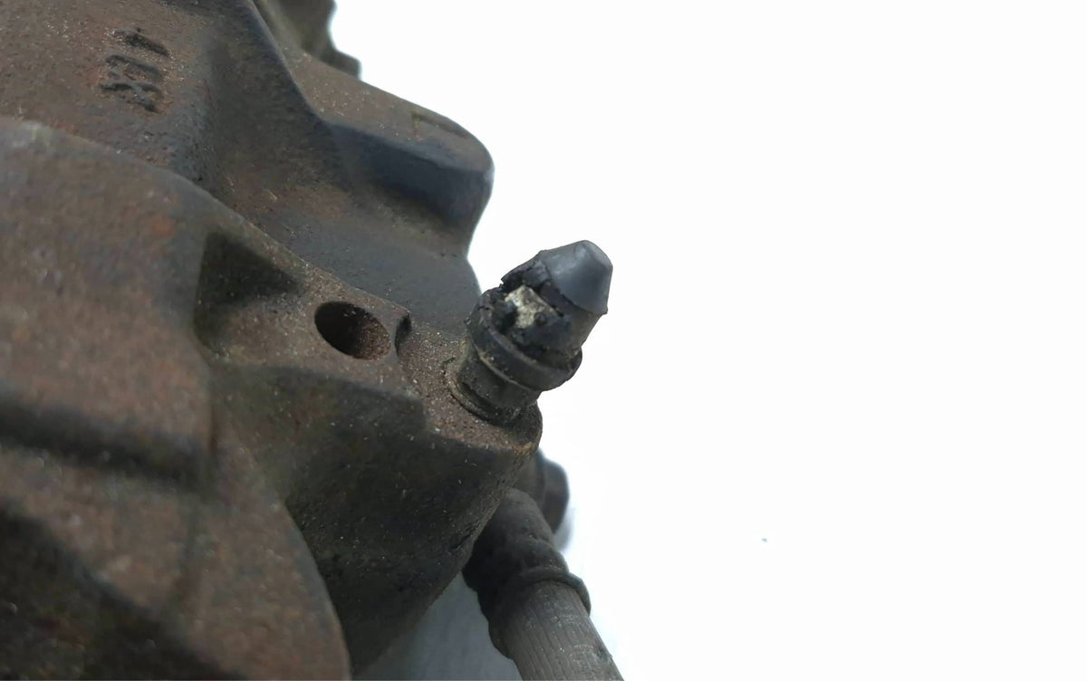 2004 Infiniti G35 Front Brake Caliper Left & Right OEM