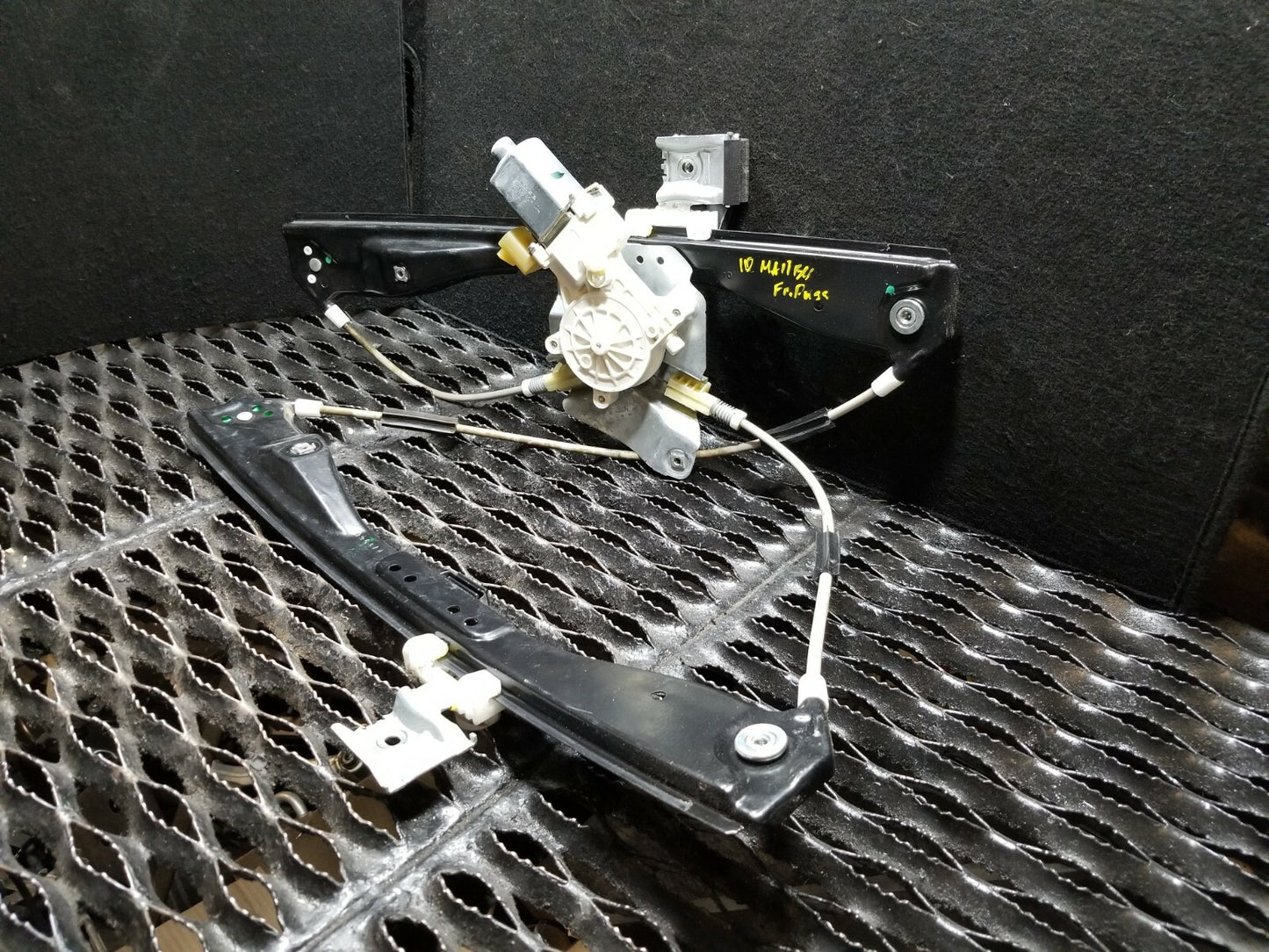 08 09 10 11 12 Chevy Malibu Front Right Pass Door Window Regulator W/ Motor OEM