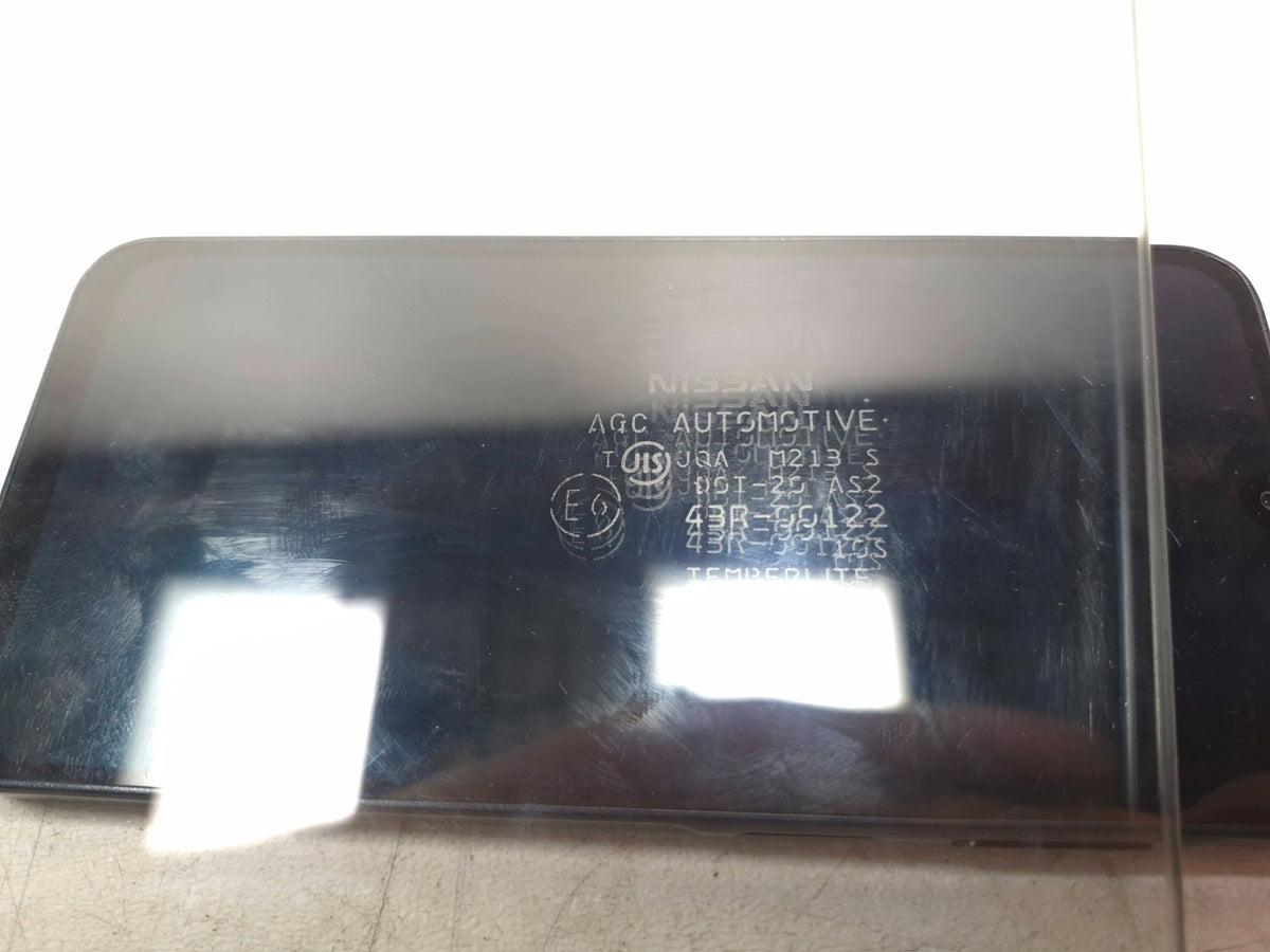 2012 Nissan Juke Rear Door Window Glass Right Passenger Side OEM