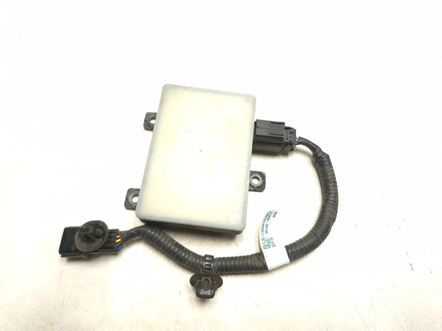 2018 Hyundai Sonata Blind Spot Sensor Rear Passenger Side OEM 45k Miles