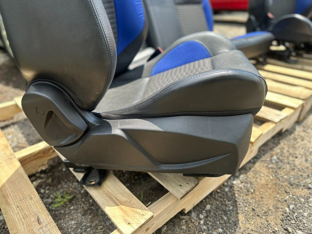 2013 Ford Focus St Seat Front & Rear Recaro OEM