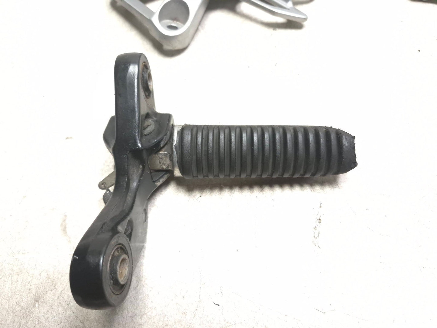 2006 Suzuki Katana Gsx600f Front & Rear Right Footpeg & Gear Lever 3 Pcs OEM