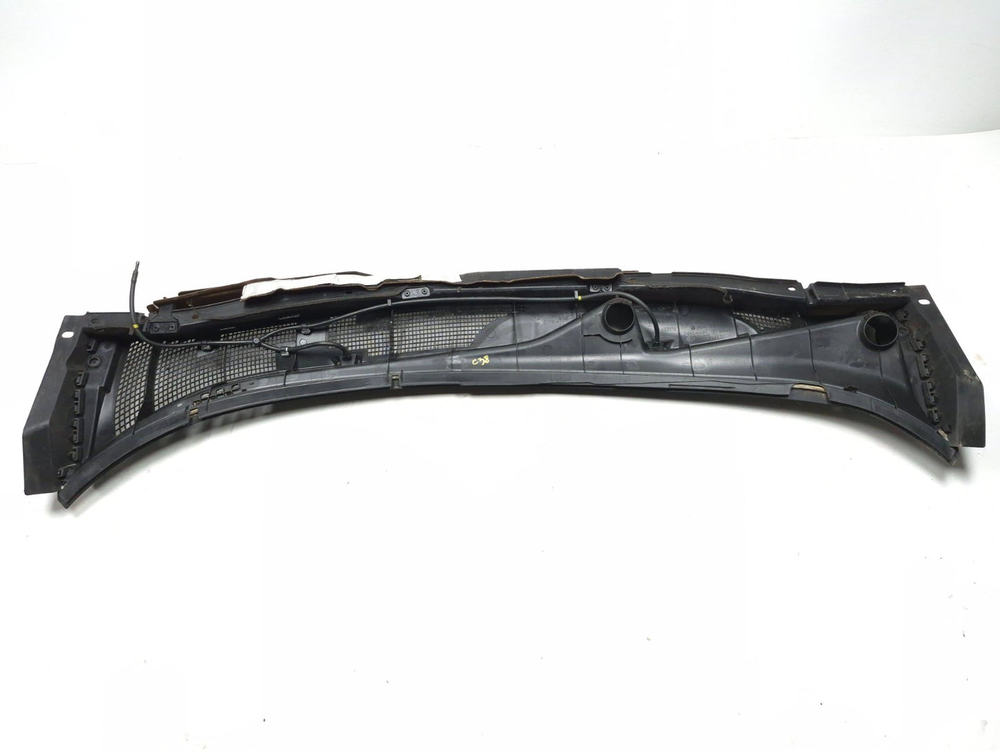 2015 Nissan Juke Windshield Wiper Motor Cover Cowl 668621km1e OEM