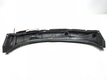 2015 Nissan Juke Windshield Wiper Motor Cover Cowl 668621km1e OEM