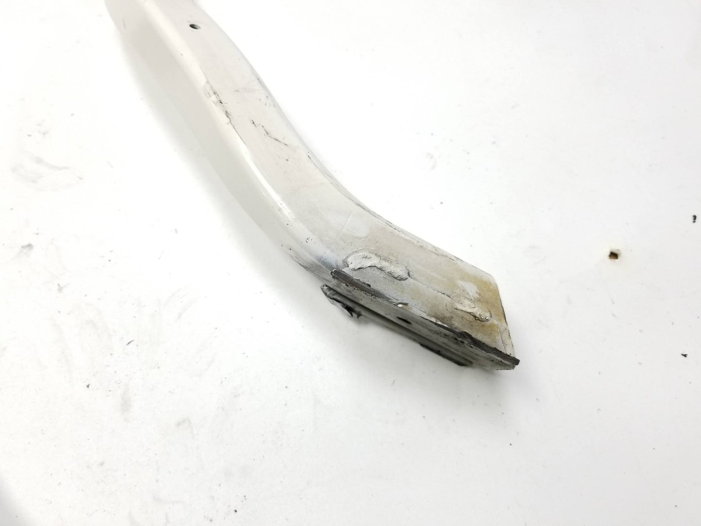 2012 Jeep Grand Cherokee Fender Bracket OEM