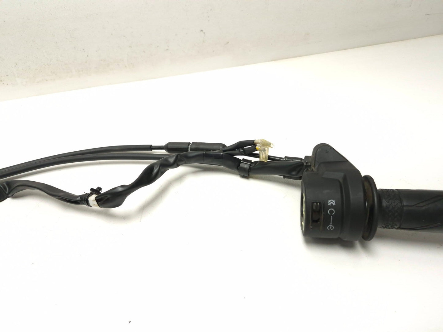 2025 Yamaha Yfz R3 320 Right Handlebar Switch & Throttle Cable Grip Assy OEM