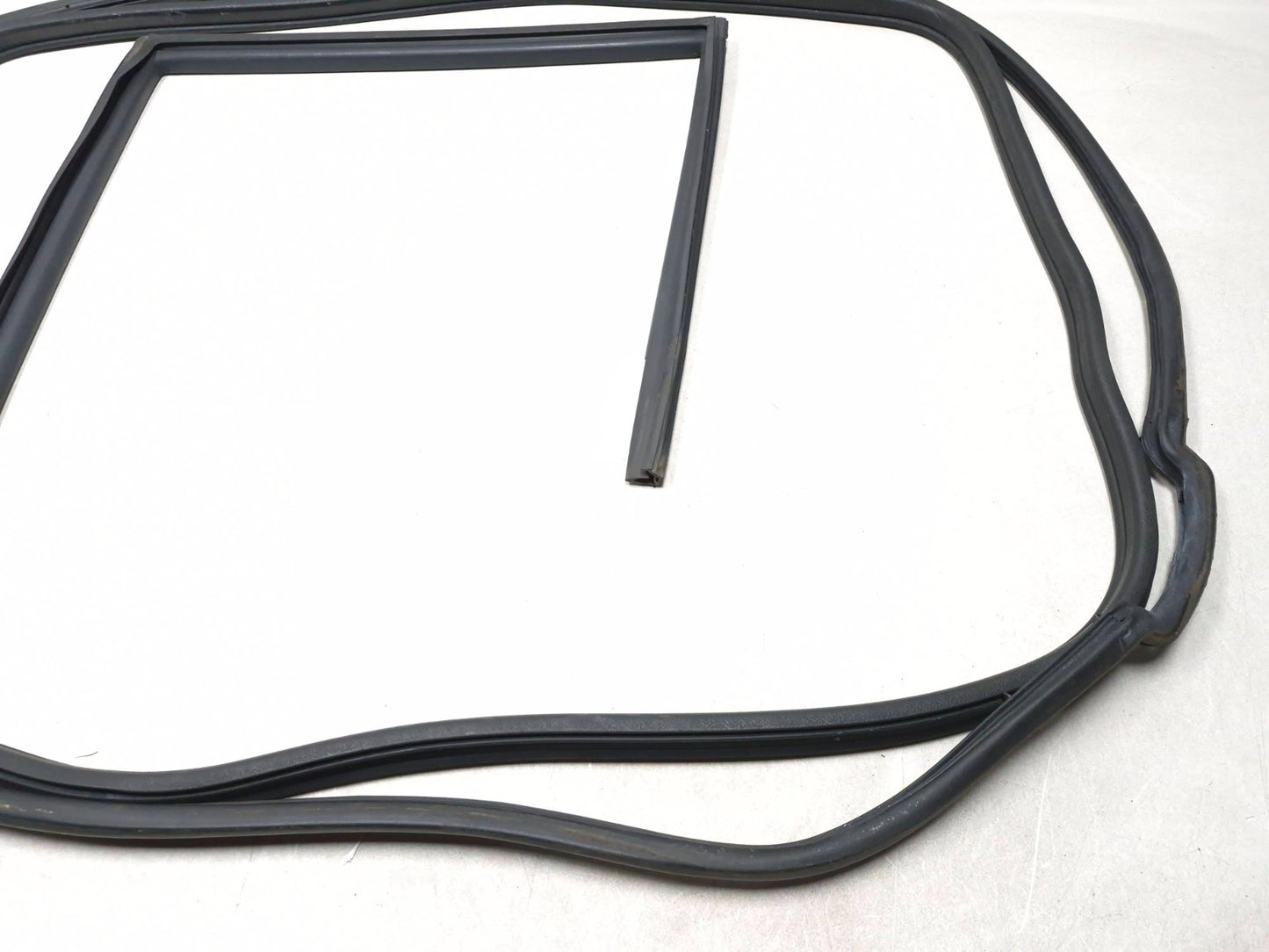 2007 Saab 9-5 Aero Rear Driver Door Weatherstrip Seal Kit OEM