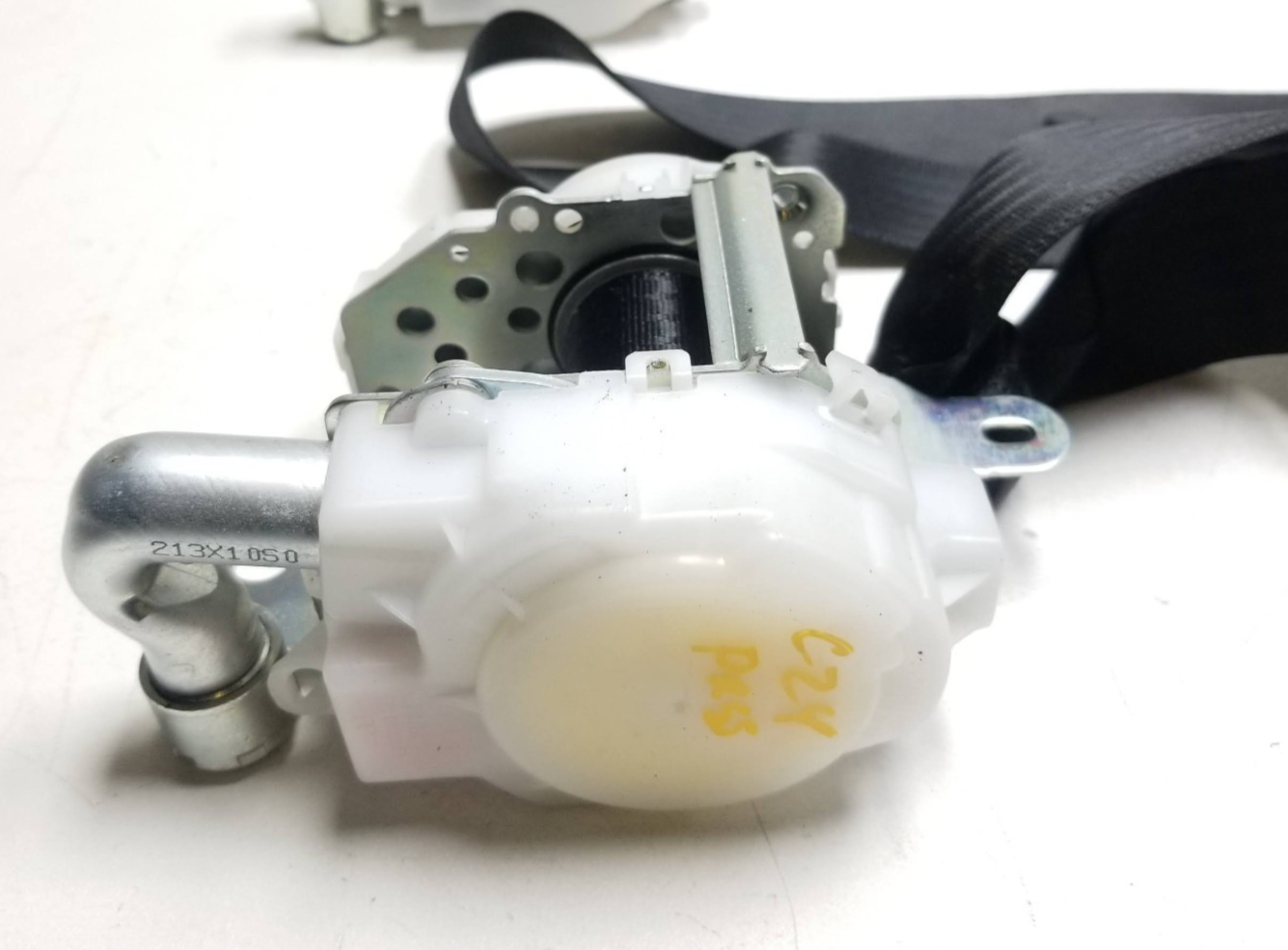 11-17 Lexus CT200h Front Seat Belt Passenger Oem✅