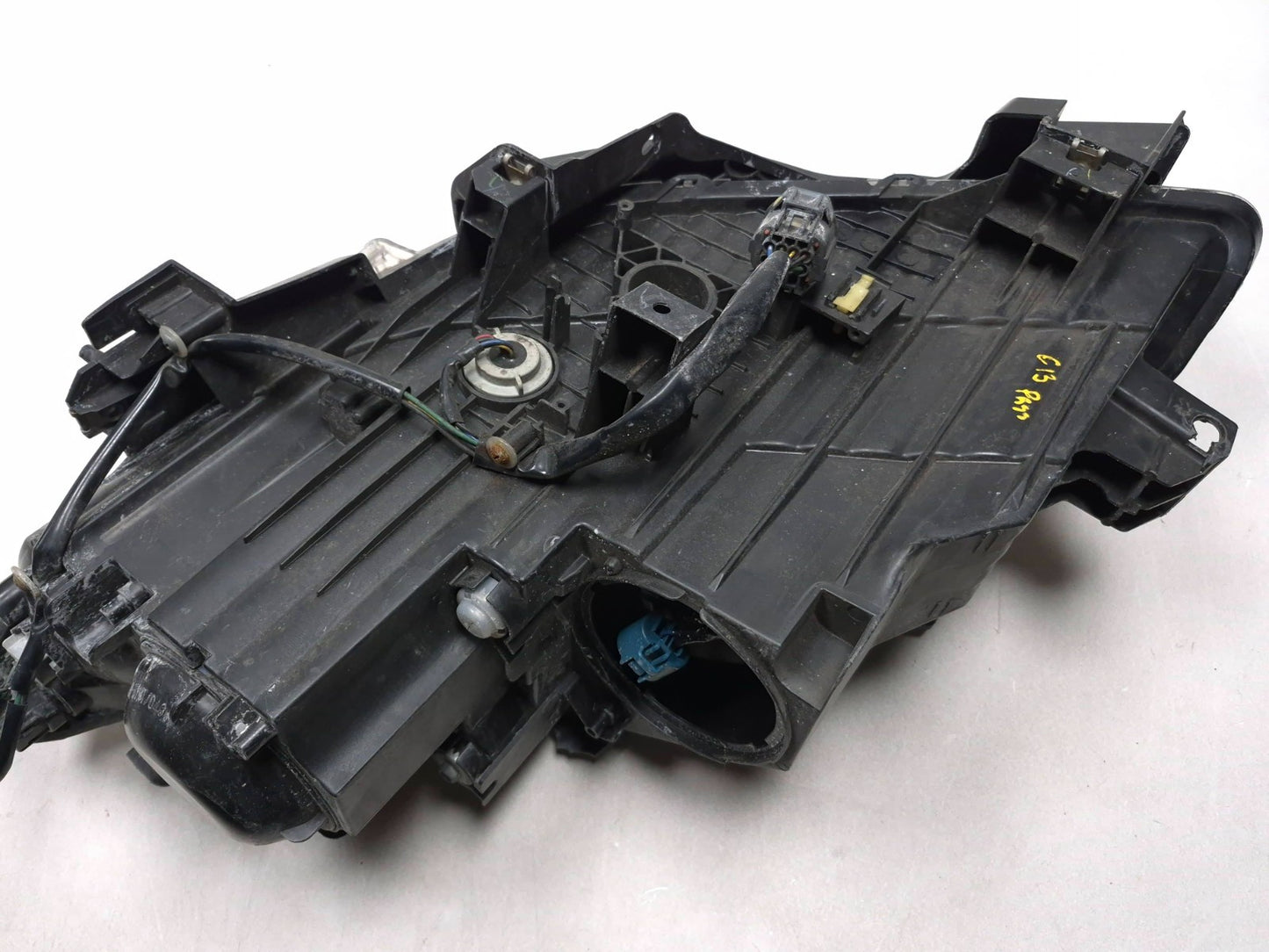 2011 Mazda Cx-9 Headlight Passenger Side Right OEM