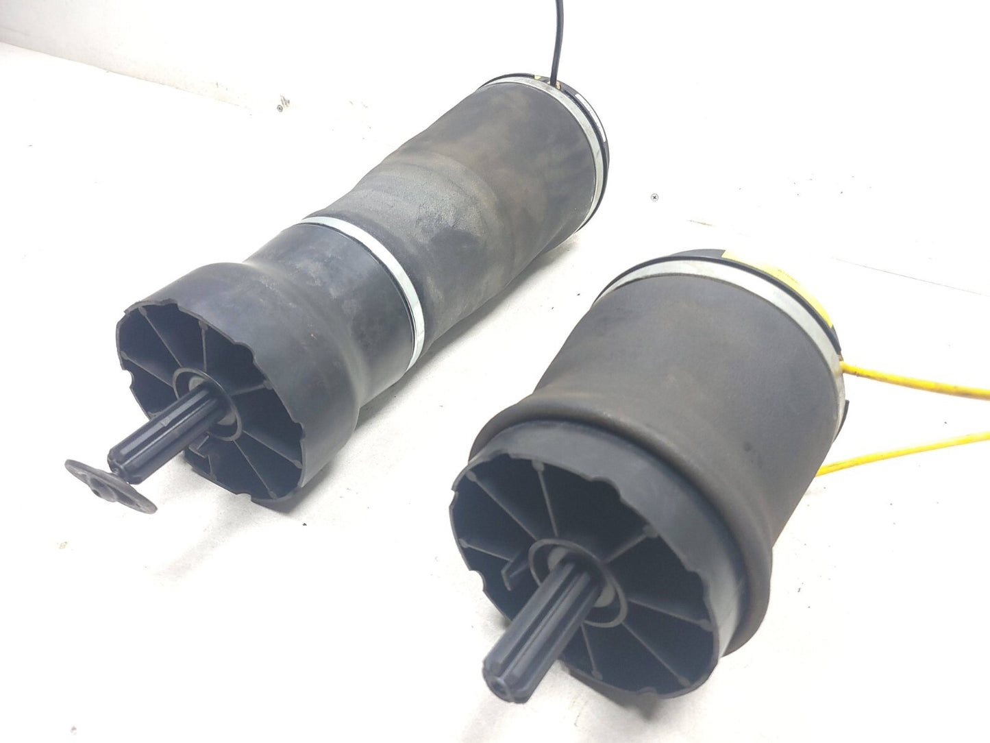 2007 Range Rover Rear Air Spring Pair OEM